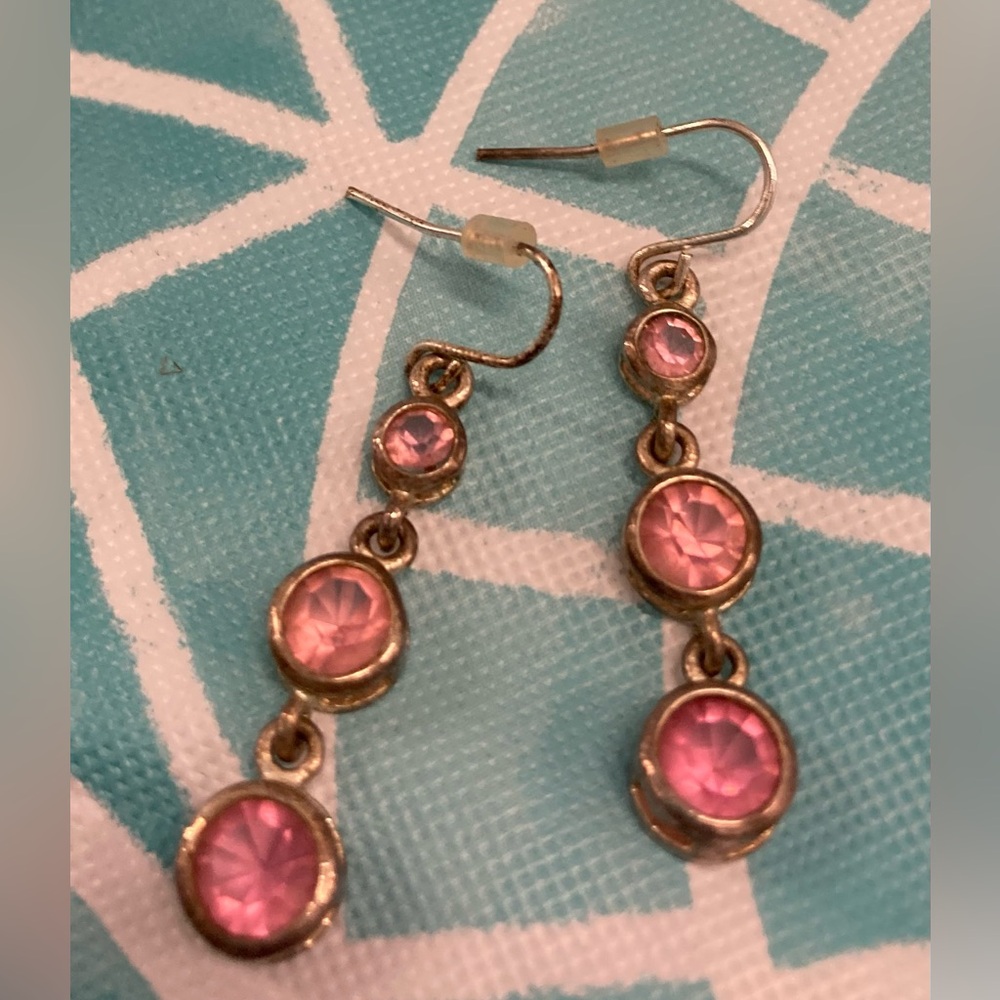 💛TODAY***$18***Vintage designer drop earrings w inlaid, faceted pink glass.